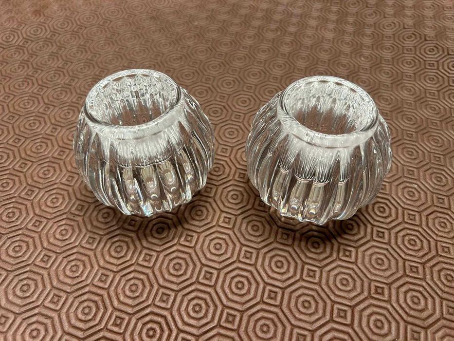 Pares de castiçais em Cristal elegantes para colocar velas.