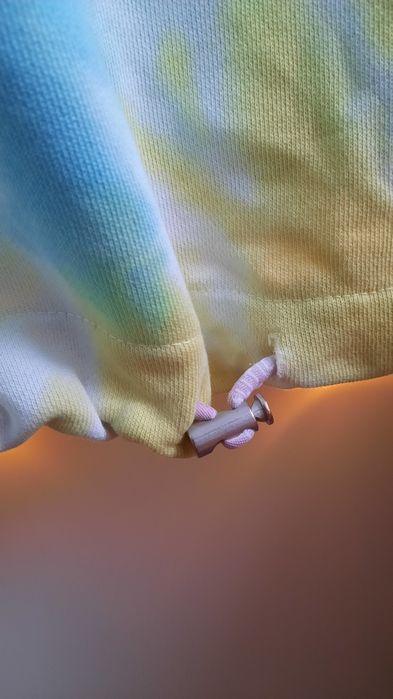 Kolorowa bluza z kapturem