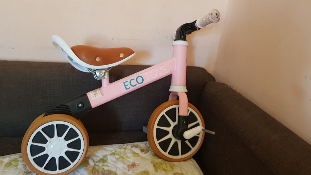 Rowerek biegowy Ecotoys i na pedały trójkołowy