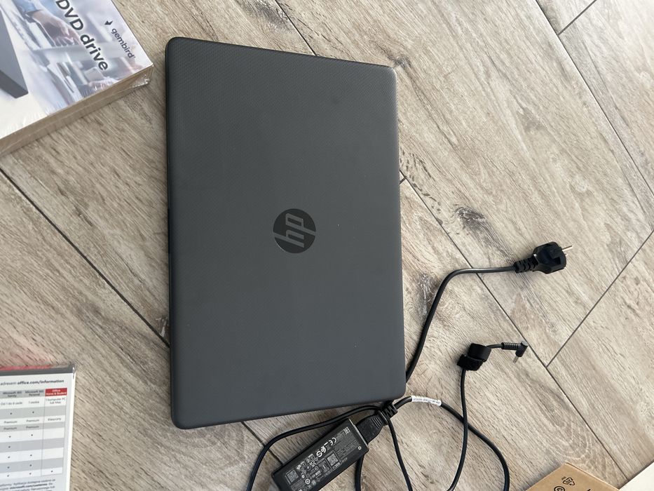 Laptop-HP 25G8 Ath3150U