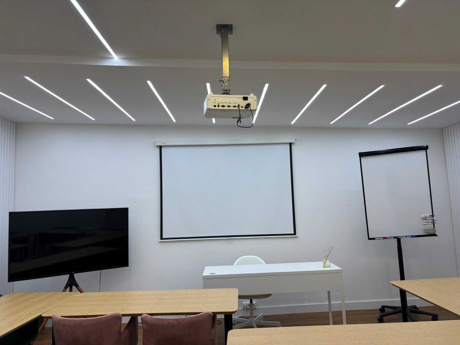 Aluguer Sala em Loulé – Formações, Workshops, Reuniões e Eventos (Até 22 Lug)