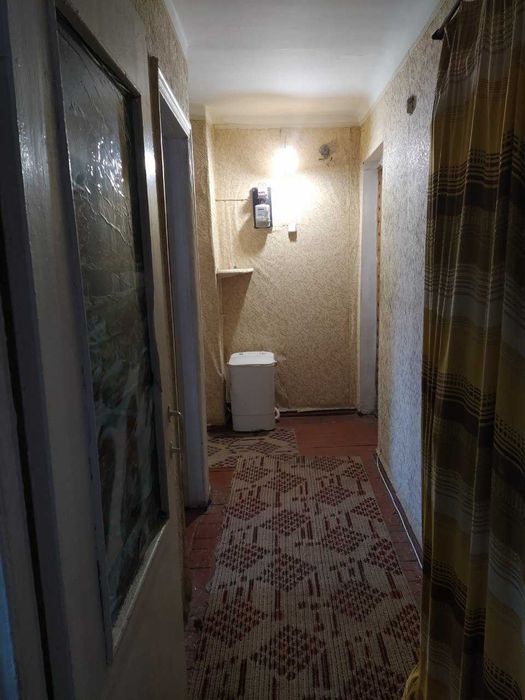 Продам 2-кімнатну квартиру з гаражем в центрі м.Тростянець.