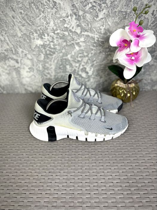 Nike кроссовки 41 размер спортивные серые