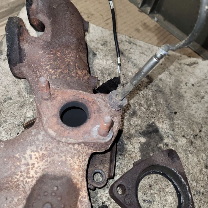 Kolektor wydechowy vw T5 transporter 2.5TDI diesel 2006r BNZ