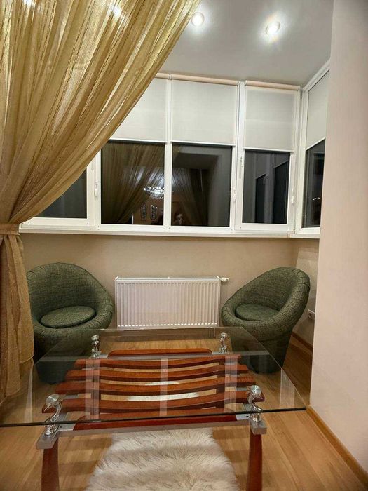 Здається в оренду однокімнатна квартира-студія, район Площі!