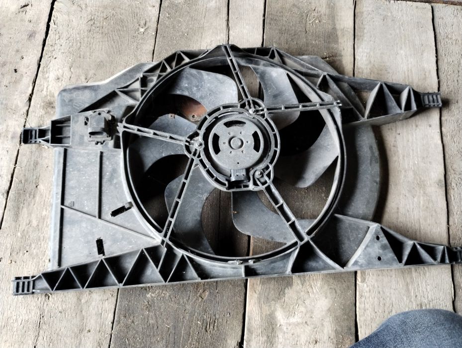 Wentylator chłodnicy laguna 2