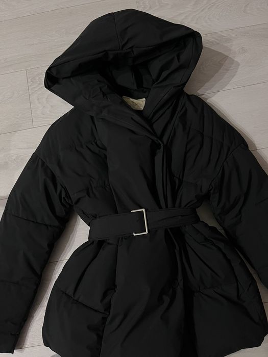 Продам зимову курточку.