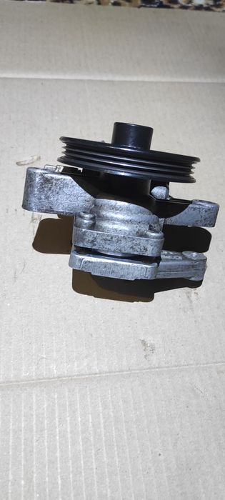 Насос ГУР туксон 2008 года ,бензин 2.0.