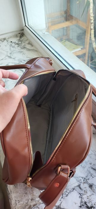 Продаж жіночої сумки/портфель