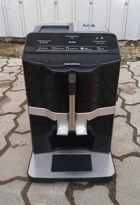 Кавомашина кавоварка Сіменс SIEMENS EQ300 TF301E19 чорна Germany