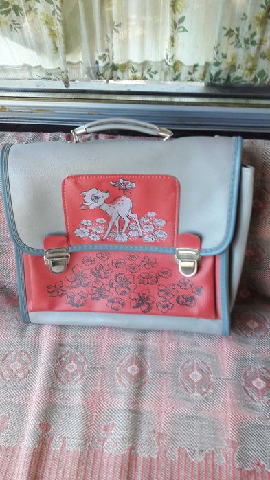 Канцтовари :файли А4 ,ранець та інші.