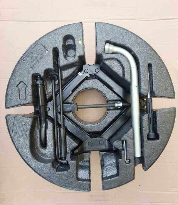 Домкрат ключ крюк Volkswagen Polo Seat Ibiza 18 - 26 роки