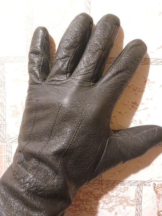 Перчатки кожаные с утеплителем черные (длина 24 см)
