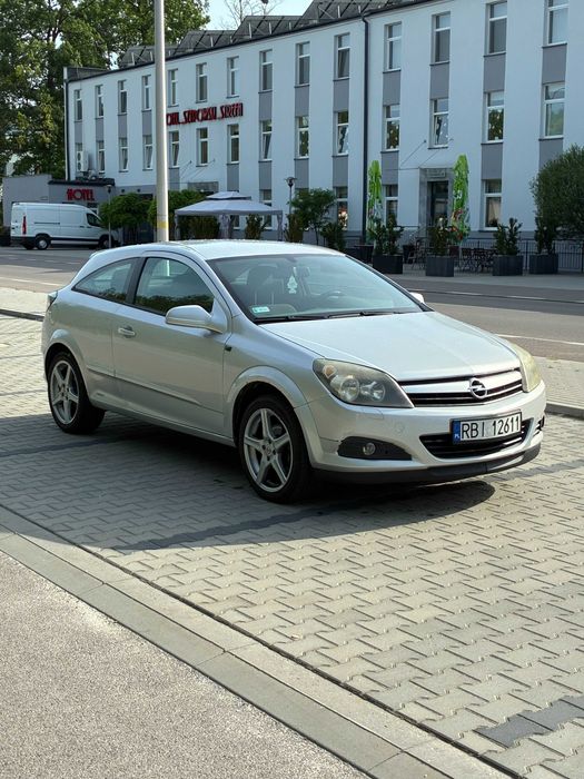 Opel Astra H GTC 1,6, 2005