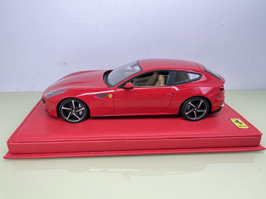 Ferrari Elite FF 1/18 Hot Wheels