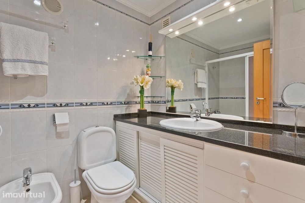 Apartamento T2 com jardim, Cascais