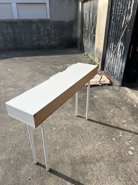 Consola ikea.