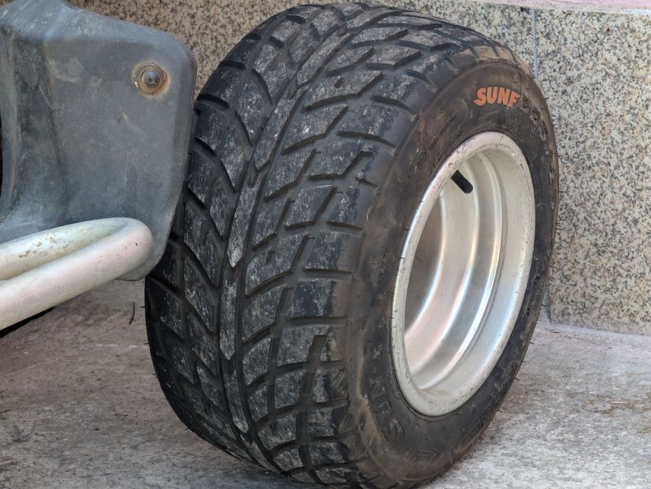Jantes alumínio Ltz 400 com pneus estrada praticamente novos