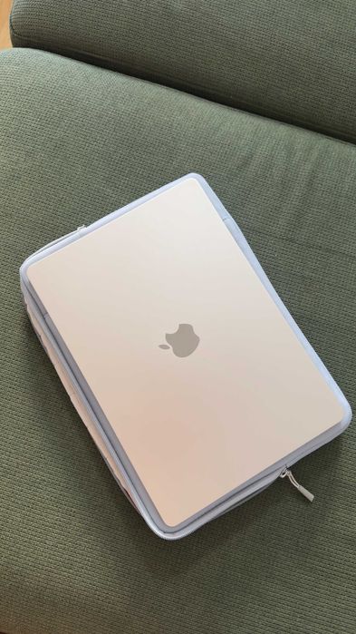 Macbook Air M3 256GB 8GB - Como novo 100% bateria - Gold