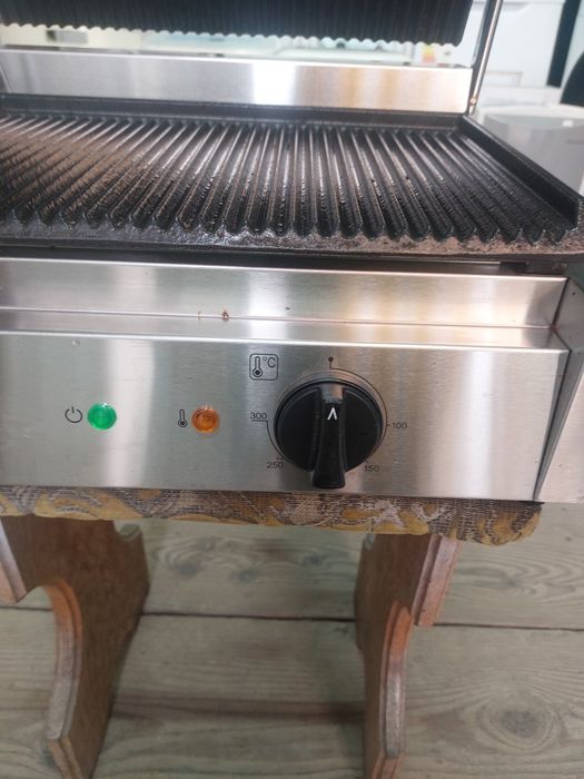 Професійний прижимний гриль Metro GPG 1201