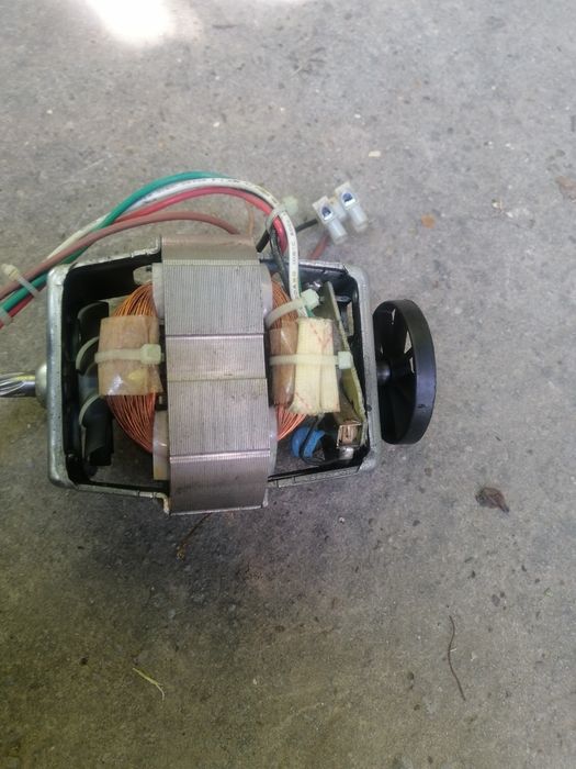 Двигун від мясорубки