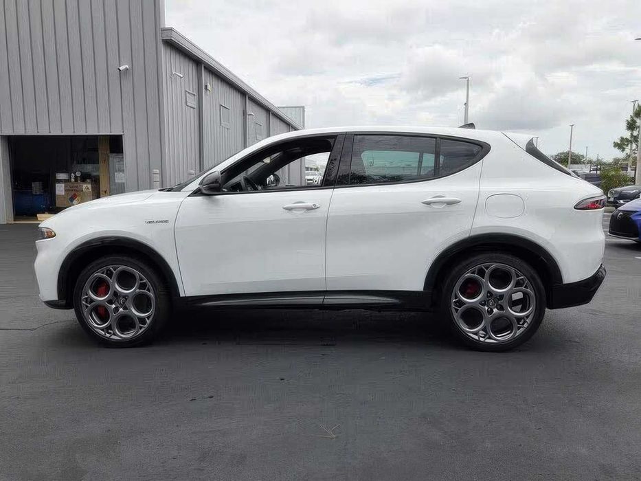 Alfa Romeo Tonale      2024