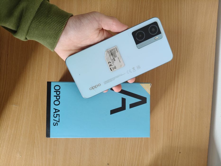 OPPO A57s Em bom estado