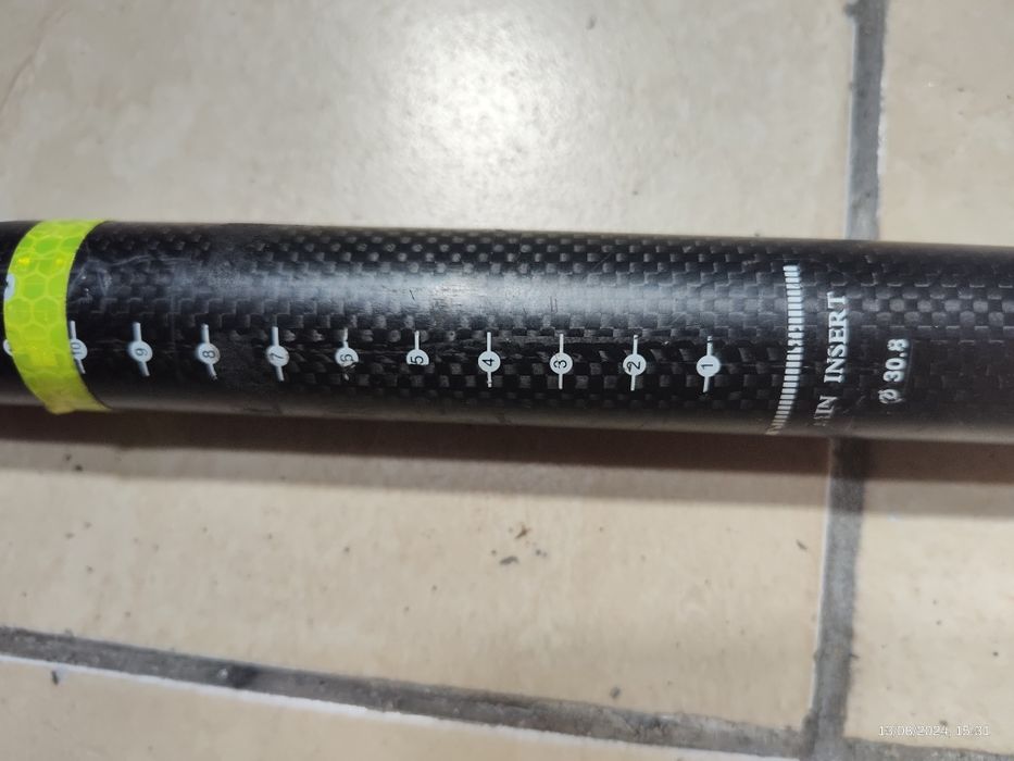 Espigão Selim Carbono EC 90 - 30.8.mm diâmetro e 350mm comprimento e p