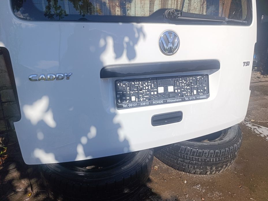Кришка багажника Ляда Кляпа Volkswagen Caddy 3 2010-15р Кадди ІІІ комплектна