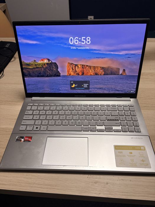 Laptop ASUS vivobook Go E1504FA