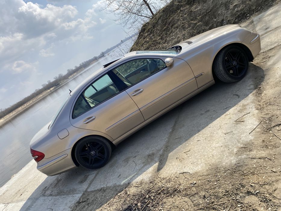 Mercedes E class w211