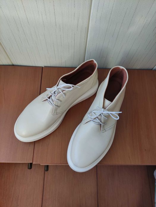 Білі черевики, 40 розмір