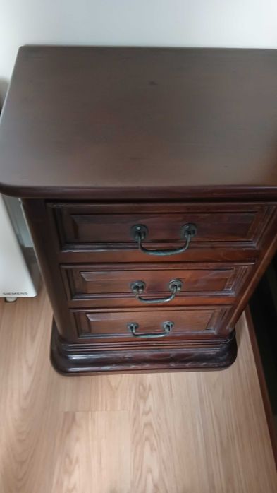 Cama + 2 mesinhas cabeceira