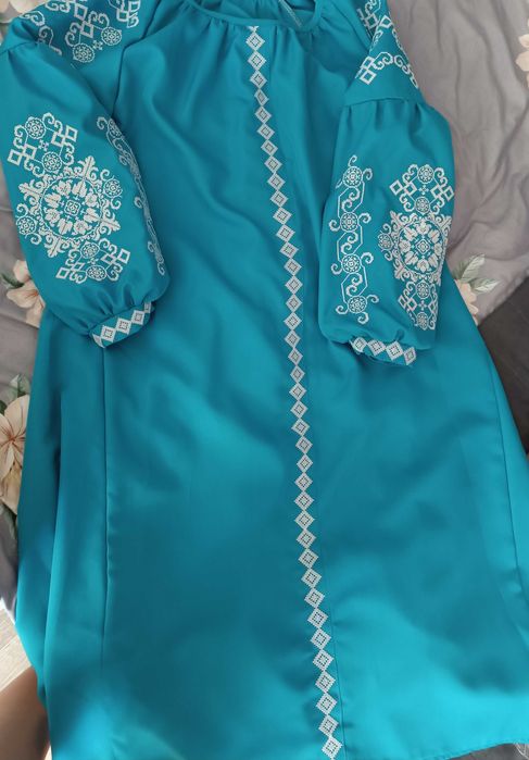 Блакитно-бірюзова сукня