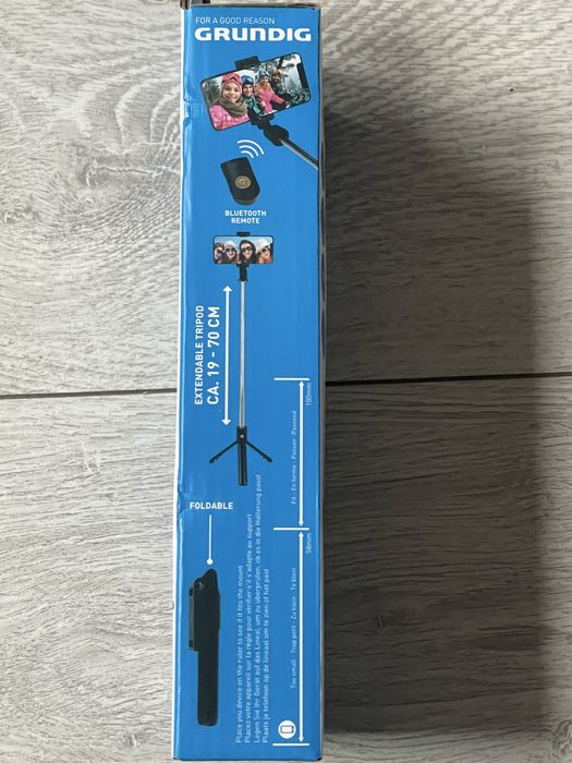 GRUNDIG kijek do selfie i statyw