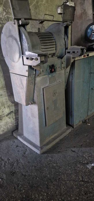 Точильно шліфувальний верстат