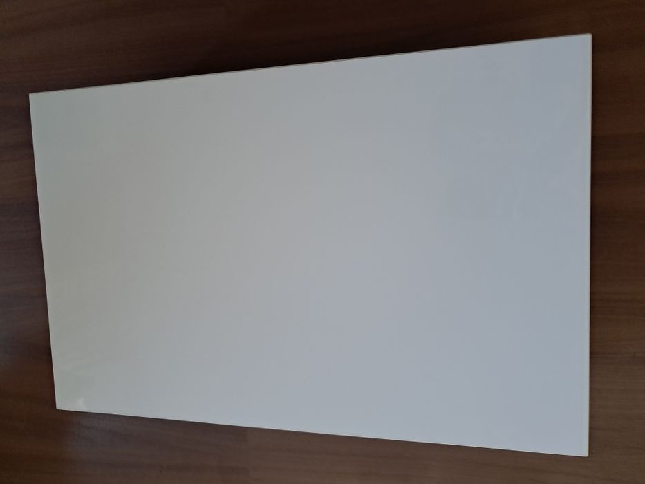 Estante besta ikea com porta
