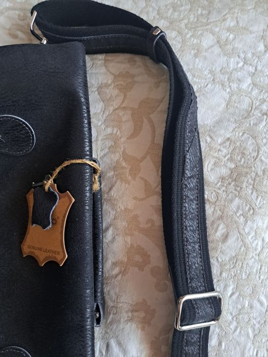 Torba skórzana na pasku  - czarna