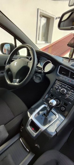 Продам Пежо 5008