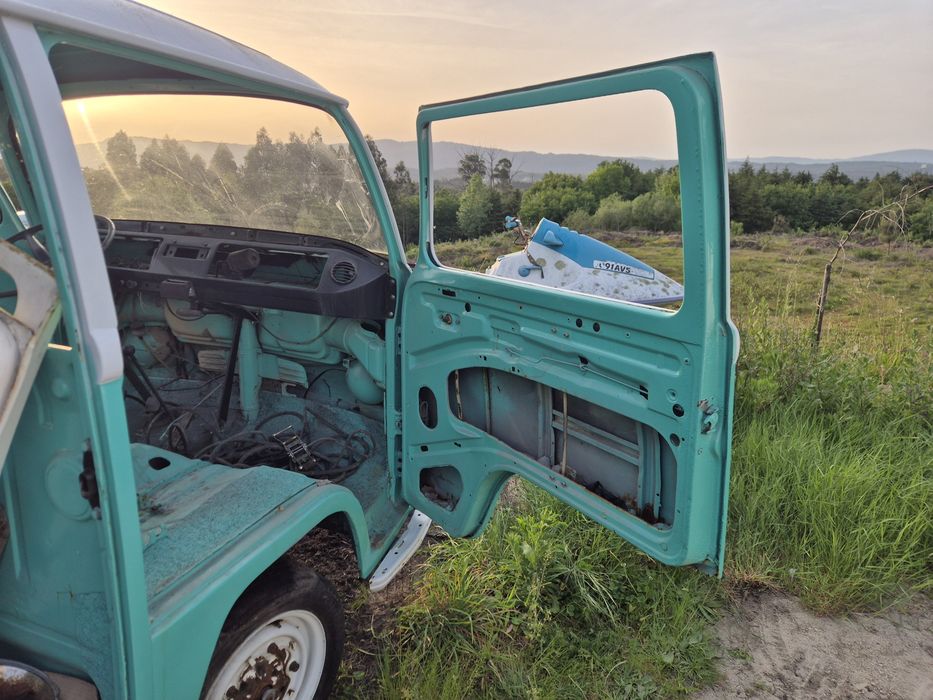 Volkswagen T2 (1968) – Projeto de Restauro com Mecânica Revista