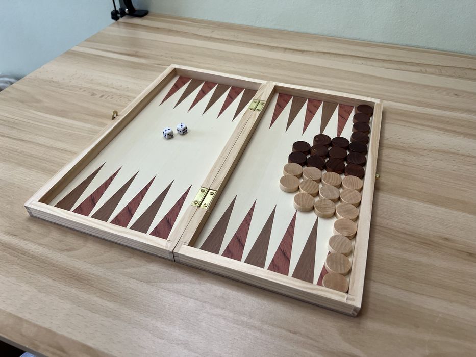 Szachy, warcaby, backgammon (3w1)- 24×24cm