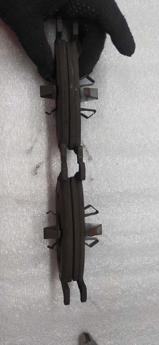 Продам оригінальні передні тормозні диски з колодками на Skoda A5