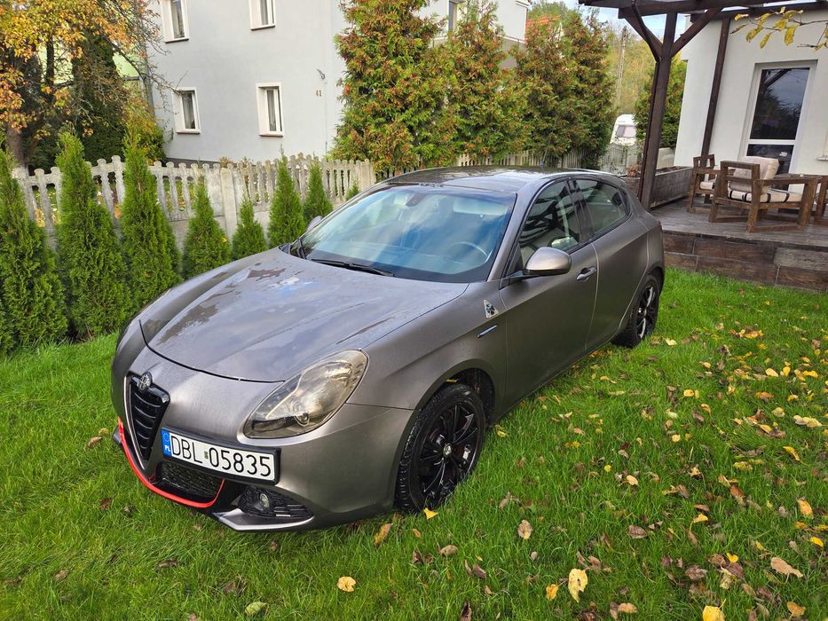 Alfa Romeo Giulietta 1,6 jtdm szara satyna