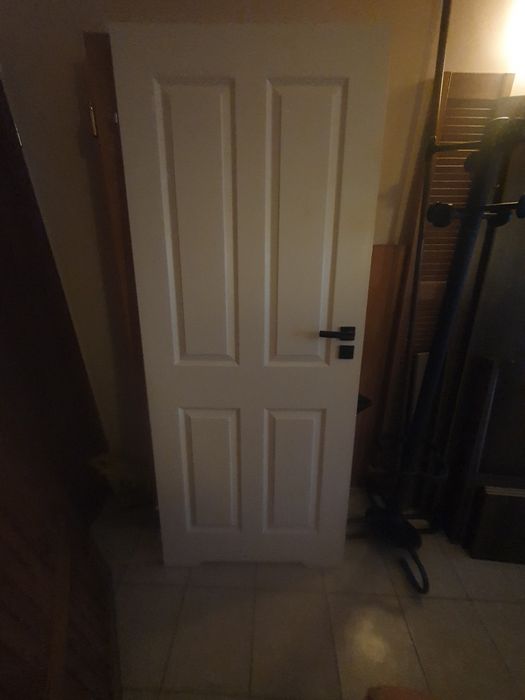 Drzwi białe łazienkowe 80 L