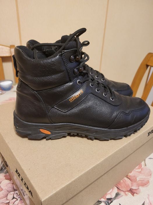 Черевики зимні б/в