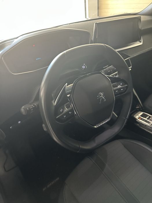 Peugeot e-2008 54 kWh Allure