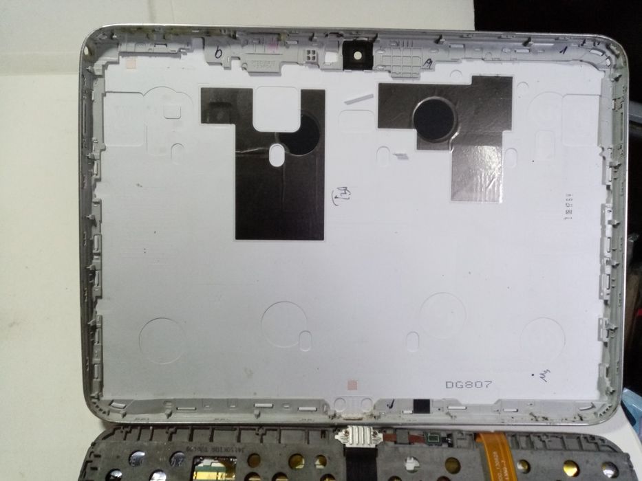 Планшет Samsung Galaxy Tab 3 GT-P5200 10.1  (SM-T220)