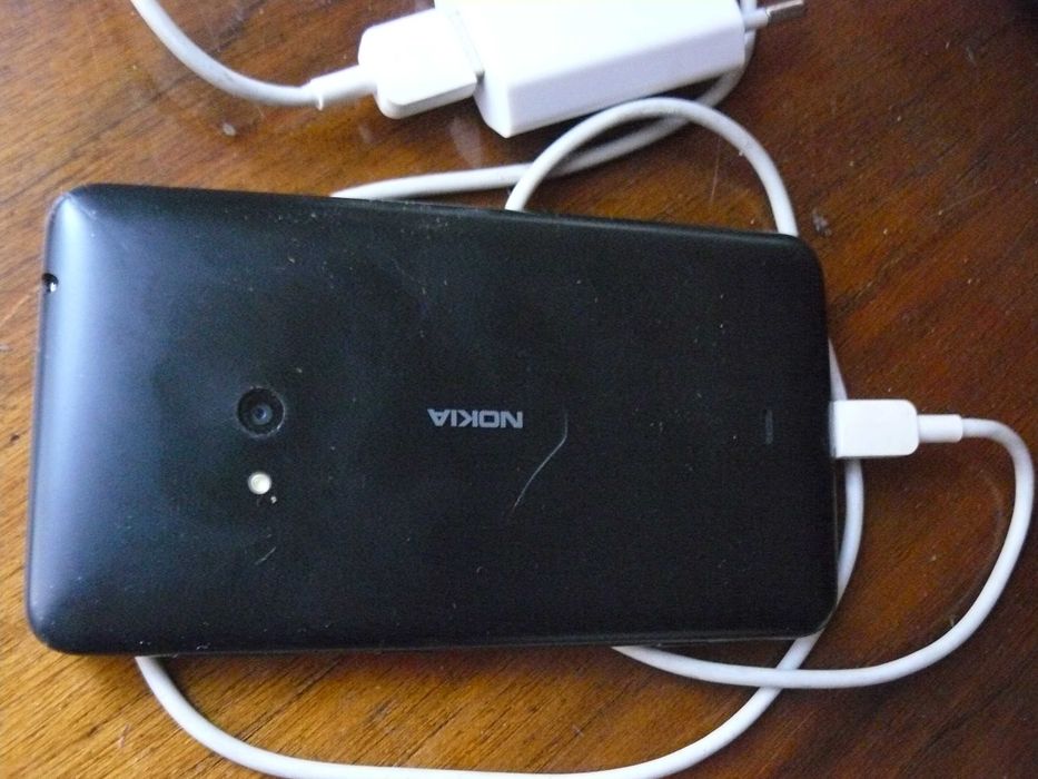 Telefon smartfon dotyk Nokia z ładowarką