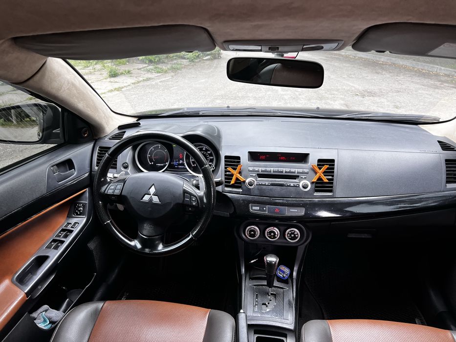 Продам Mitsubishi Lancer 2.0 автомат
