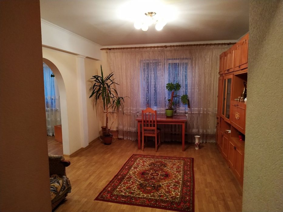 Продаж цегляного будинку.